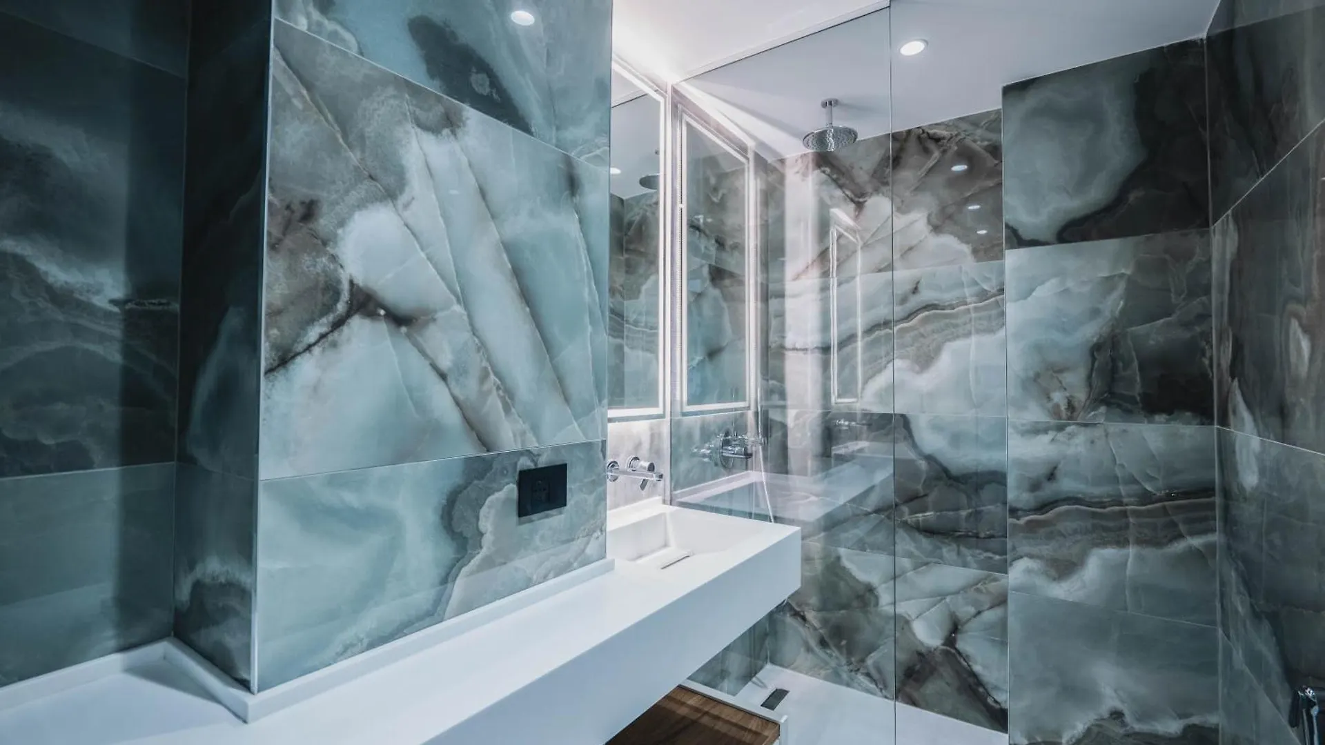 Boe Luxury Hotel Sarandë 4*,  Albânia